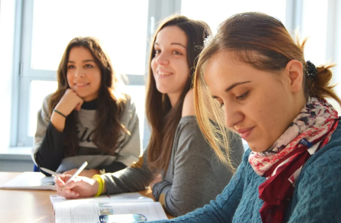 Reasons Why Traditional Learning Is Better Than Online Learning